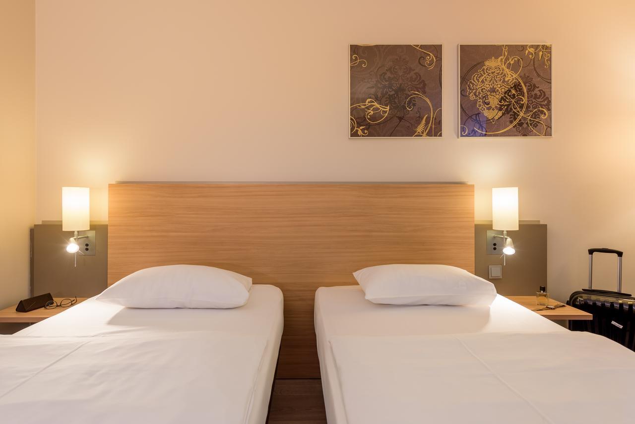 Fuerther Hotel Mercure Nuernberg West Exterior foto